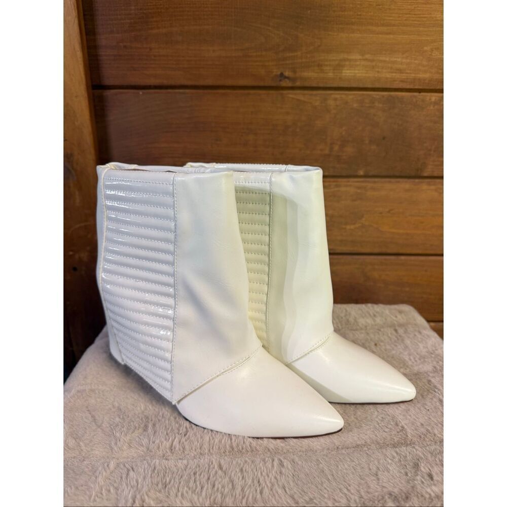 Azalea Wang "Never a Bad Idea" wedge booties white, quilted textured panel /poi